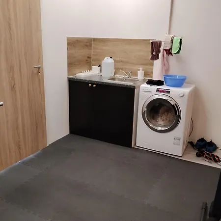 V Zahrade Lägenhet Zalsi